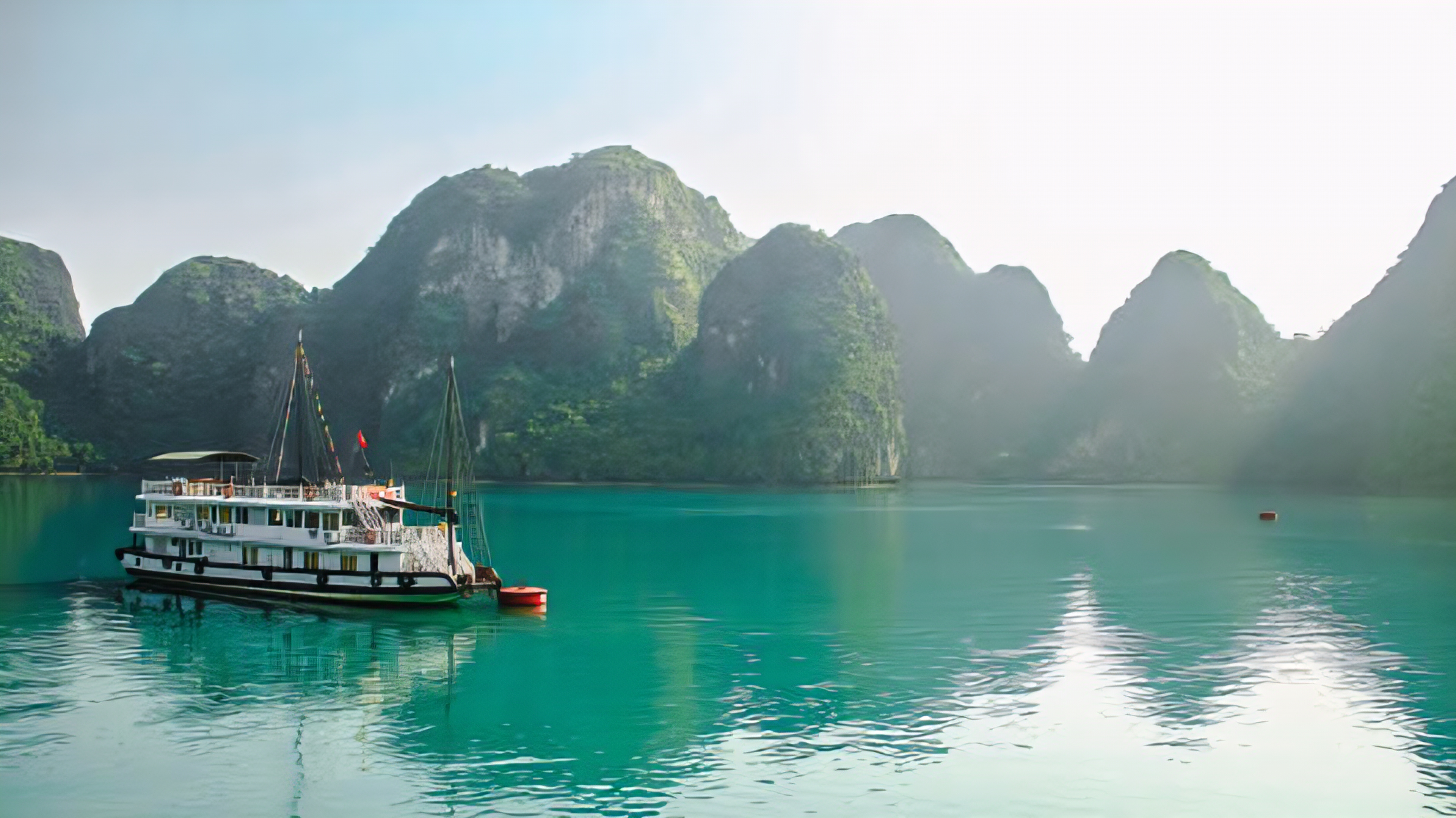 ONBOARD MON CHÉRI CRUISES